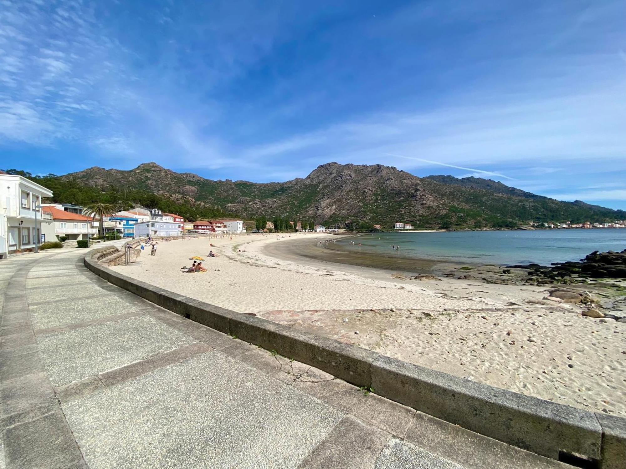 Apartamentos Ezaro Beach ดุมเบรีย ภายนอก รูปภาพ